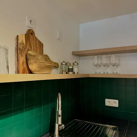Le Petit Social Apartment *