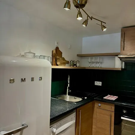 Le Petit Social Apartment *